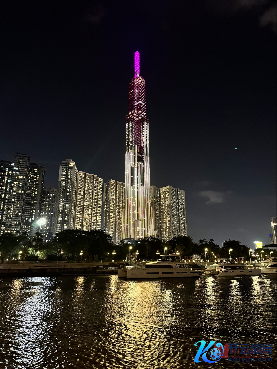 LANDMARK 81夜景 图片起原：每经记者 陈鹏丽 摄